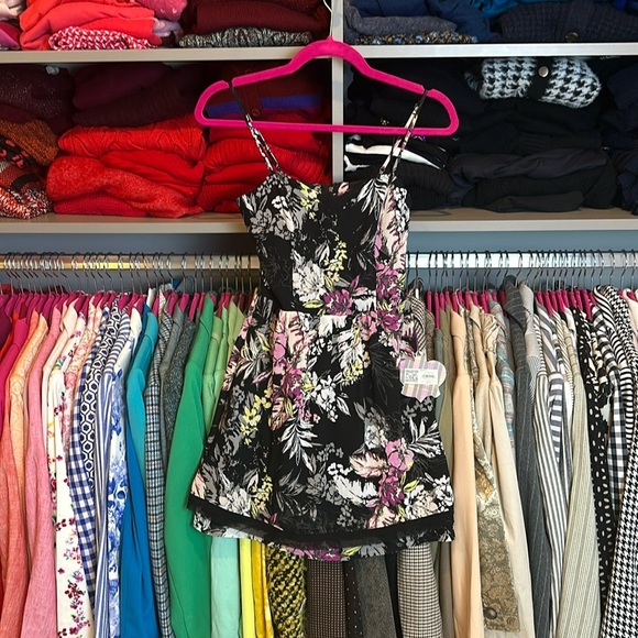 Vera Wang Princess black with flower print spaghetti strap mini dress size 0 NWT - Picture 1 of 3